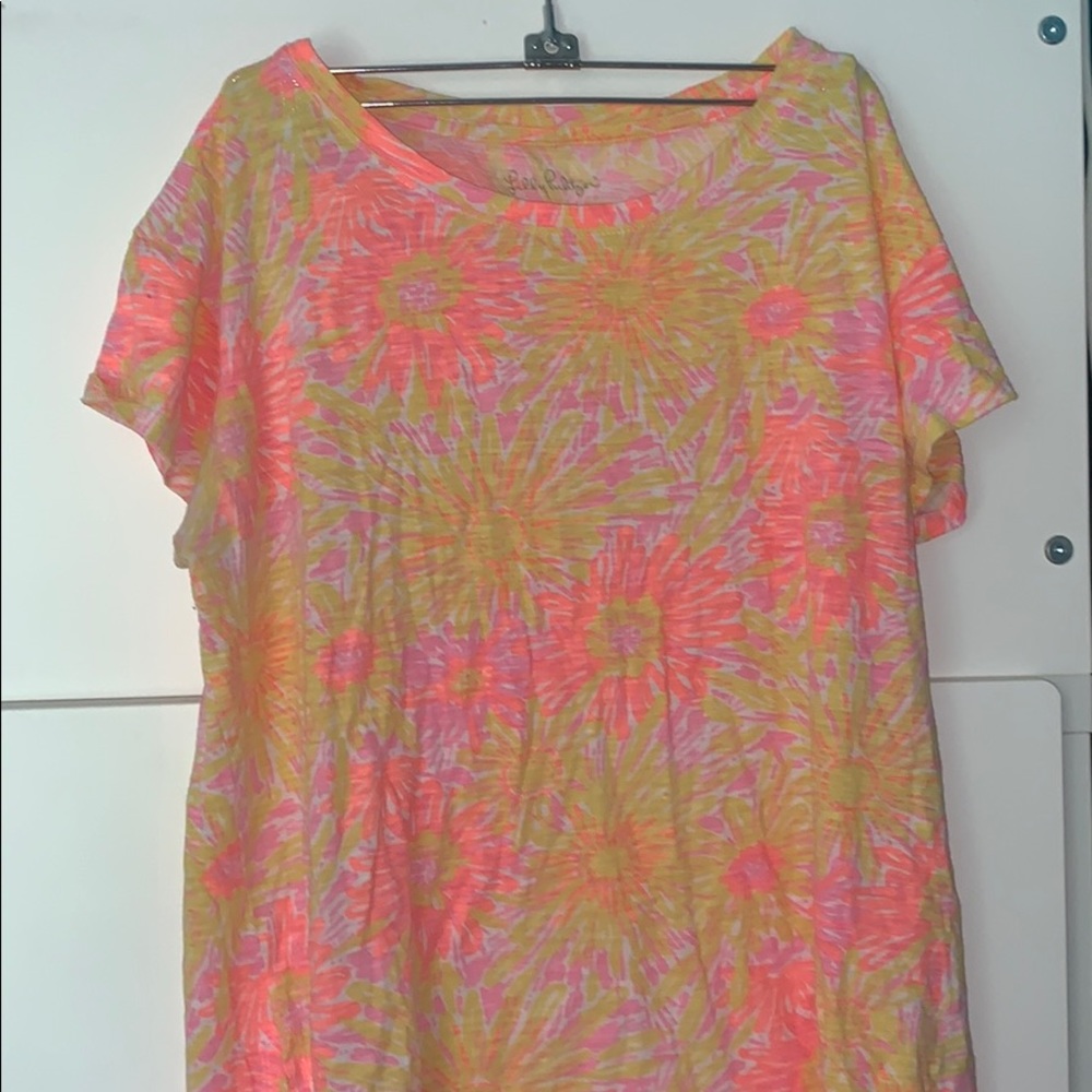 Lilly Pulitzer T-shirt with tie